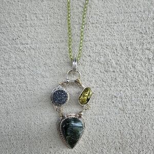 Seraphinite Art Piece Pendant in 925 Sterling Silver w/ Peridot Chain